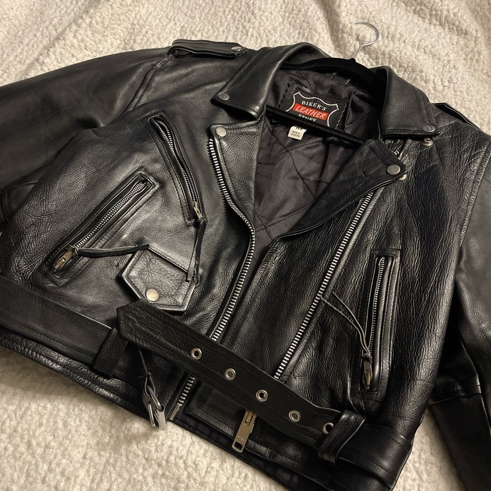 Women's Genuine Leather Classic Biker Motorcycle Jacket - Sz M